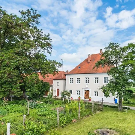 Διαμέρισμα Historischer Pfarrhof Niederleierndorf